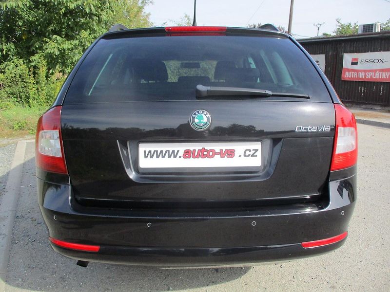 Škoda Octavia 1.2 TSi*TAŽNÉ*L+Z PNEU*VÝHŘEV - fotka 8 z 43