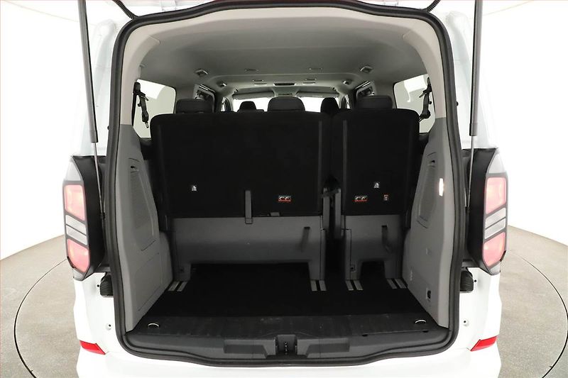 Ford Tourneo Custom (2025) 2.0 EcoBlue - fotka 11 z 24