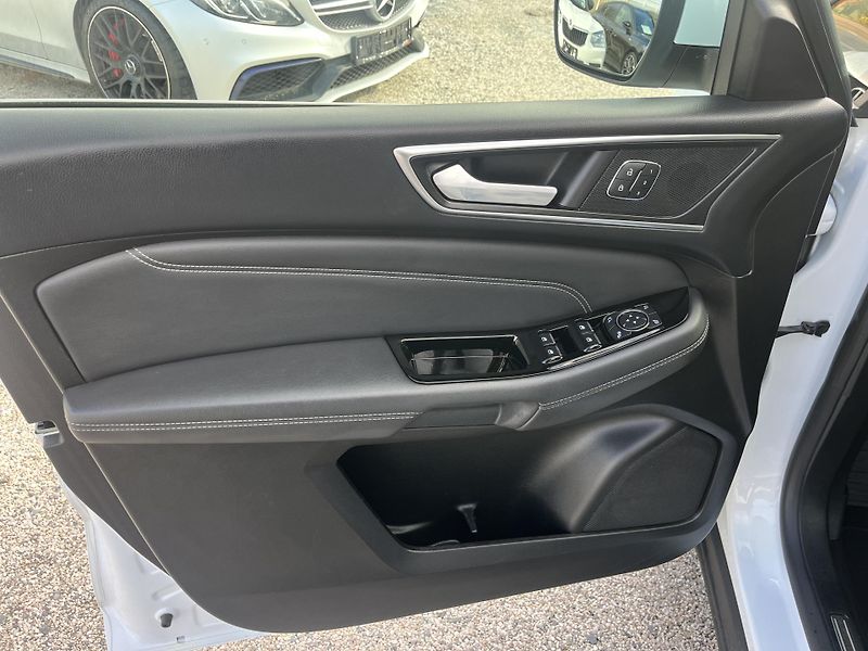 Ford Galaxy (2019) 2.0TDCi 177kw Titanium - fotka 12 z 24