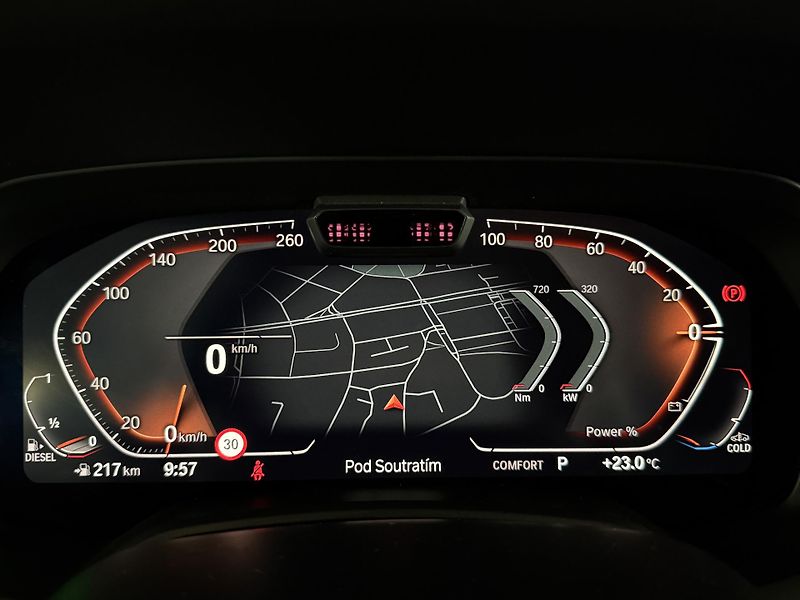 BMW X5 40d Individual Carbon Tažné CZ - fotka 21 z 41