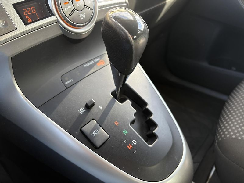 Toyota Verso 2.2 D-4D 110kW AT 7 míst - fotka 19 z 20