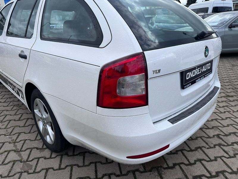 Škoda Octavia (2011) 1,6 TDI 77 KW ITÁLIE STK - fotka 13 z 45
