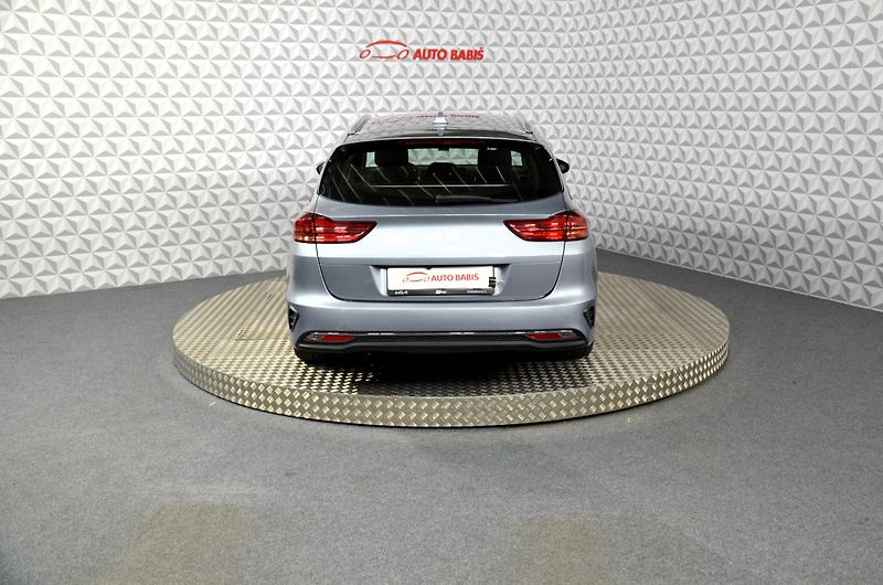 Kia Ceed (2023) SW 1.5 T-GDI 118 Fresh - fotka 7 z 20