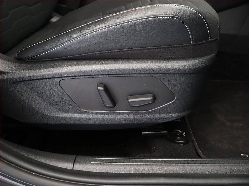 Kia Sportage (2022) Top 1.6 T-GDI - fotka 20 z 22