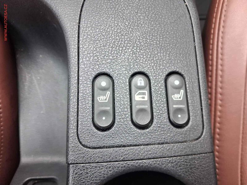 Nissan Qashqai (2007) 2.0i, Tekna, navi - fotka 12 z 18
