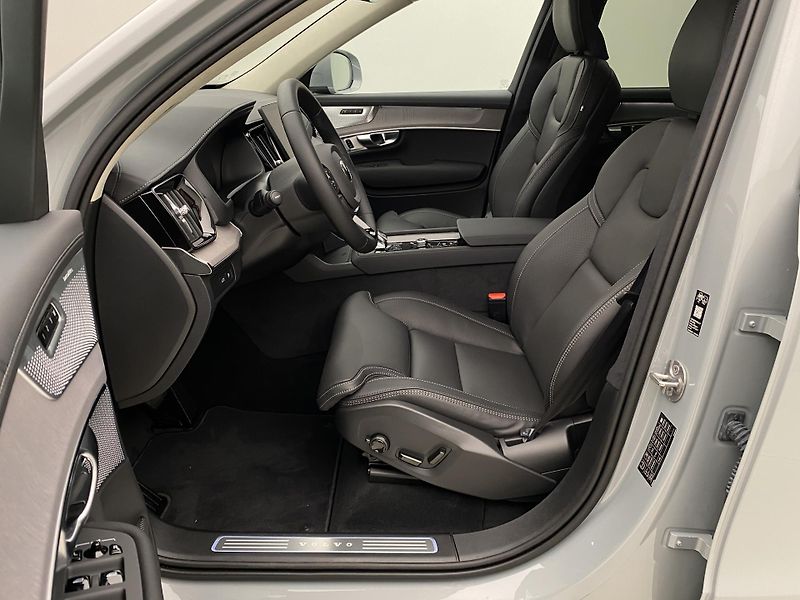 Volvo XC90 (2026) T8 AWD Plug-in BRIGHT ULTRA - fotka 3 z 75
