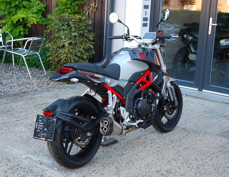 Jawa 42 (2026) 400 Geeny - fotka 12 z 25