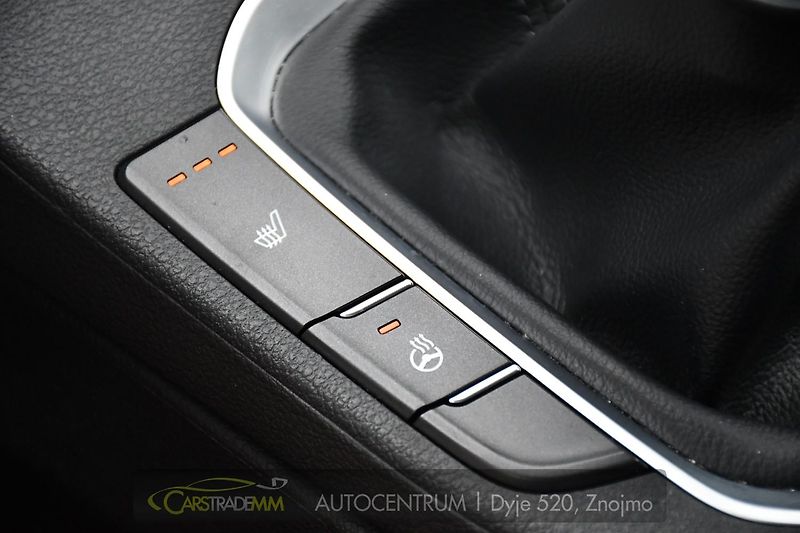 Hyundai i30 1.6CRDi SMART KAMERA CARPLAY - fotka 34 z 50