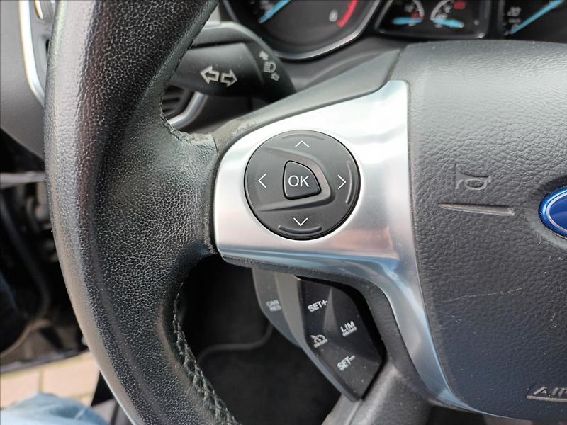 Ford Kuga 2,0 TDCi,120kw,4x4,NAVI,KAMERA - fotka 33 z 50