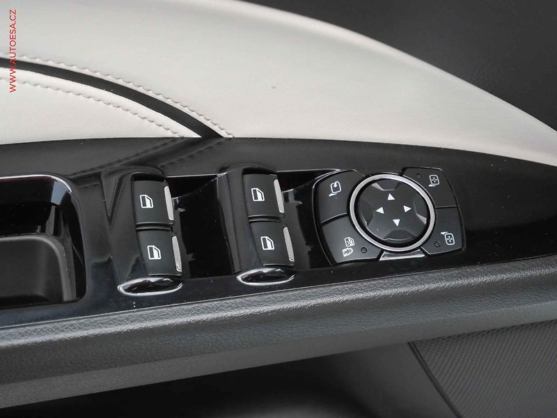 Ford Mondeo (2017) 2.0 EB, 2.maj,ČR, Titanium - fotka 11 z 29
