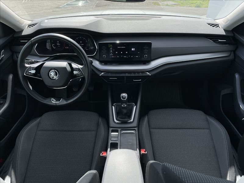 Škoda Octavia 2,0 TDI Combi Ambition Plus - fotka 6 z 22