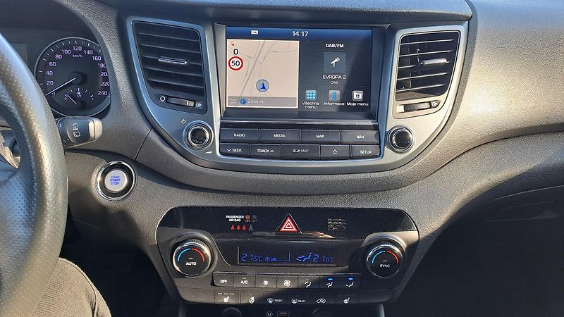 Hyundai Tucson 2.0 CRDI 4x4 Best of Czech - fotka 24 z 26