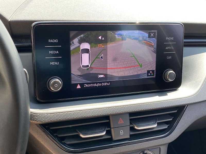 Škoda Scala (2022) 1.5 TSI DSG Ambition - fotka 17 z 30