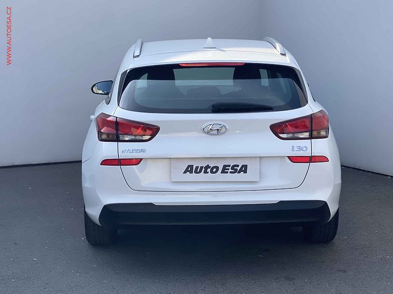 Hyundai i30 (2021) 1.6 CRDi, 1.maj,ČR - fotka 5 z 16