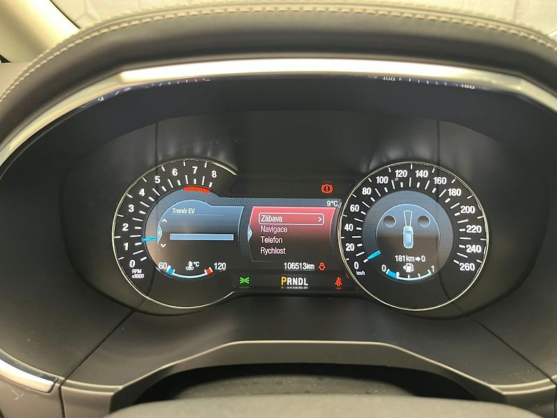 Ford S-MAX 2,5 FHEV Vignale 140KW  7 míst - fotka 11 z 57