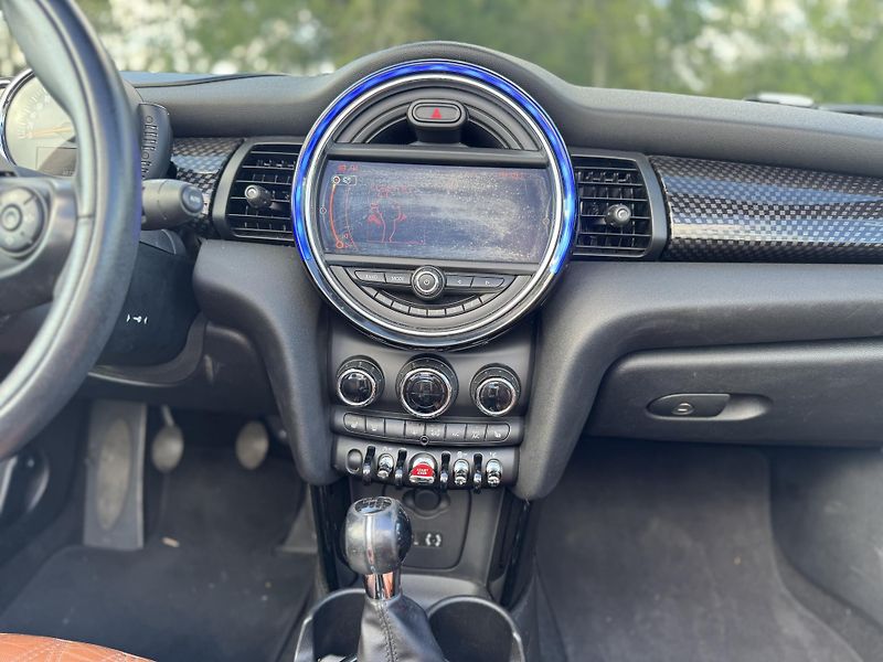 Mini Cooper S (2016) 2.0 S 1.MAJITEL.SERVIS - fotka 39 z 40