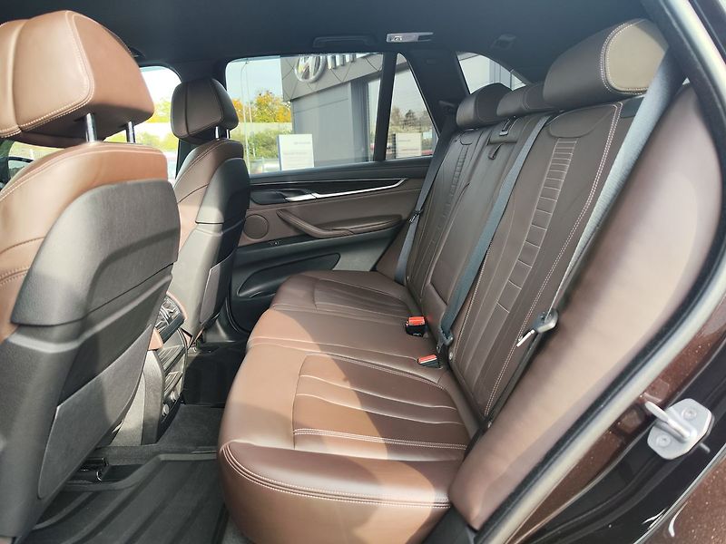 BMW X5 30d/190kW xDrive AT - fotka 14 z 38
