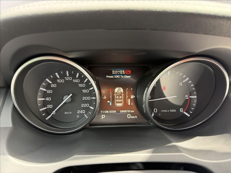 Land Rover Range Rover Evoque 2,2 SD4 DYNAMIC AT 4WD ČR - fotka 19 z 46