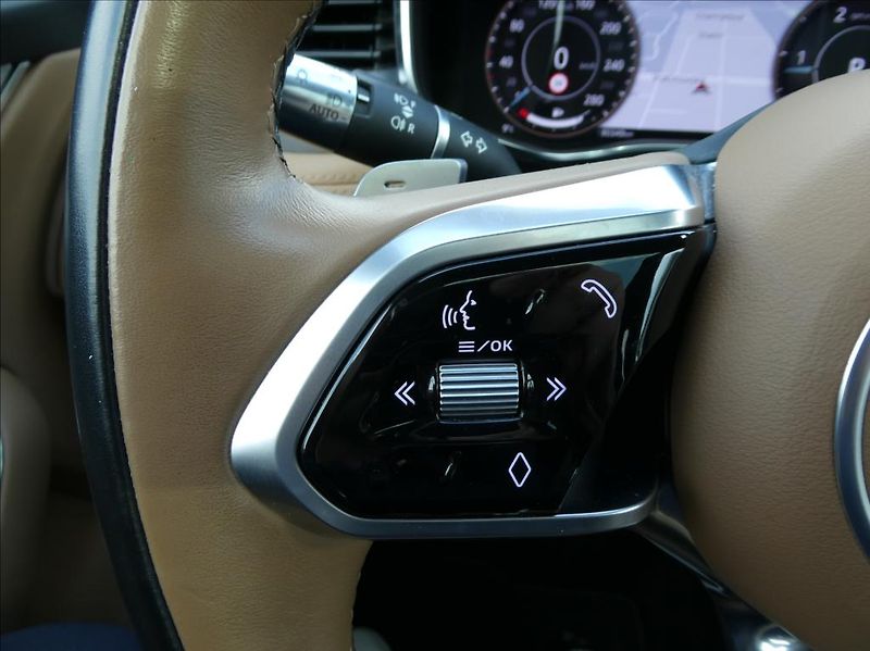 Jaguar F-Pace 2,0 D200 SE,1.maj,ČR,DPH,Pano - fotka 23 z 40