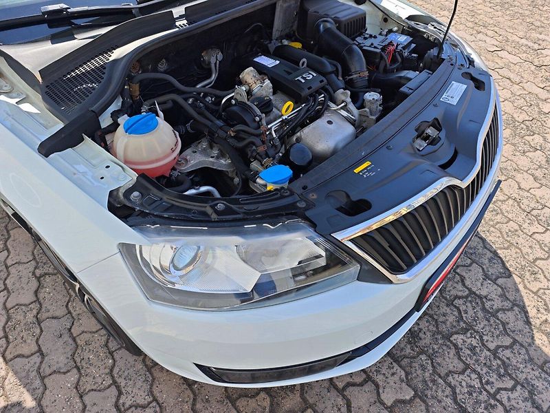 Škoda Rapid (2015) 1.2 TSi Spaceback Ambition + - fotka 32 z 42