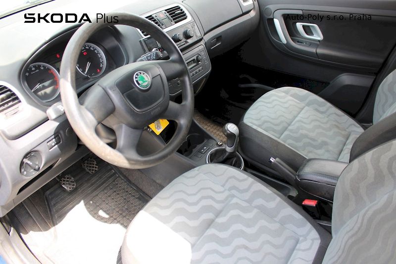 Škoda Roomster (2009) 1.4 16V 63 kW Style - fotka 11 z 20