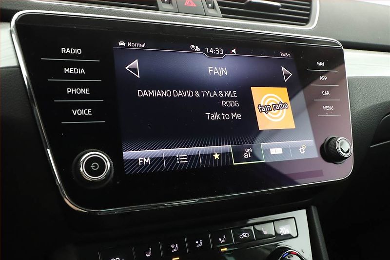 Škoda Superb (2020) iV 1.4 TSI PHEV - fotka 16 z 20
