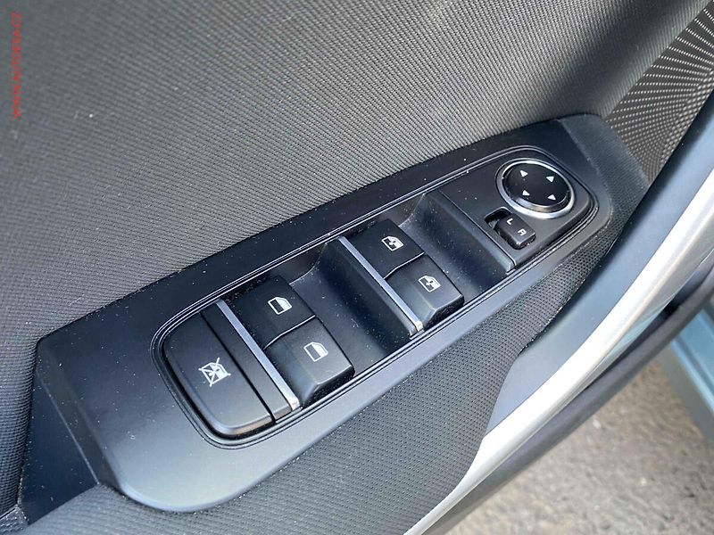 Kia Ceed (2022) 1.0 T-GDi SW, 1.maj,ČR, Spin - fotka 13 z 18