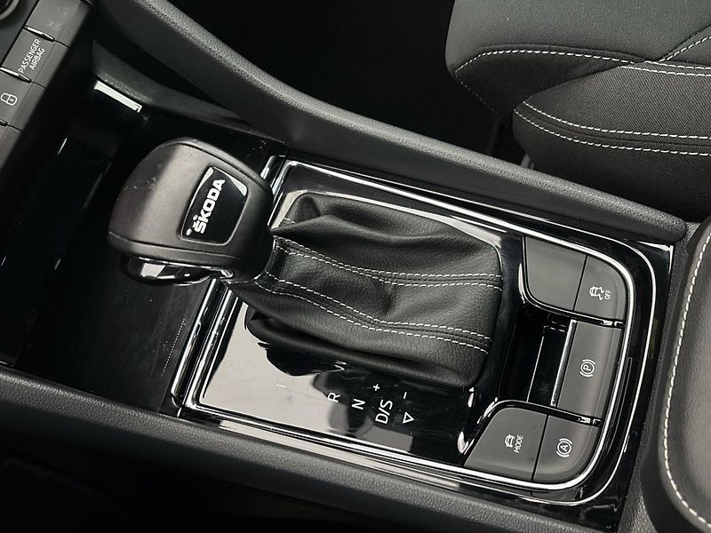 Škoda Karoq Sportline DSG - fotka 20 z 26