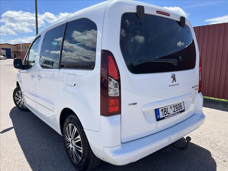 Peugeot Partner 1,6 HDi 5MÍST KLIM ROZVODY DPH - fotka 39 z 39