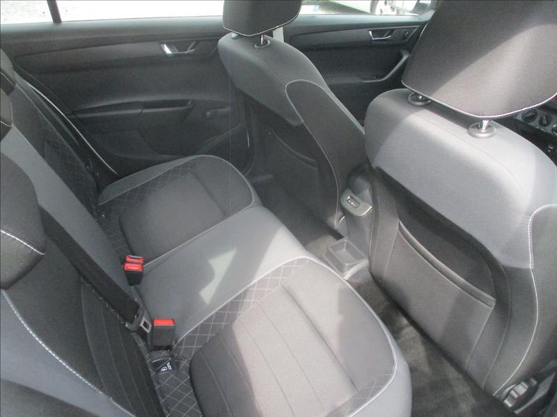 Škoda Fabia 1,0 TSI, servis,DPH,1.maj,CZ, - fotka 11 z 43