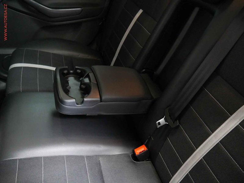 Ford Kuga (2011) 2.0 TDCi 4x4, AC, TZ, park - fotka 21 z 22