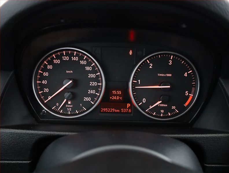 BMW X1 (2013) xDrive18d, 4X4, Automat, Navi - fotka 9 z 18
