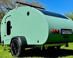 Nizozemský retro karavan Pure Camper nabízí jen nejnutnější vybavení.