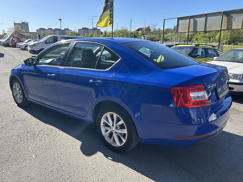 Škoda Octavia 2.0 TDI DSG Ambition - fotka 9 z 31