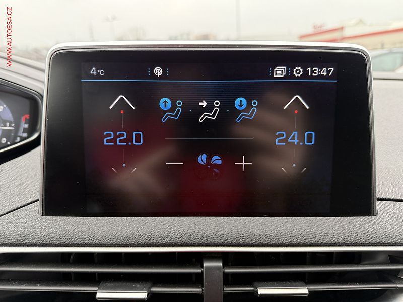 Peugeot 5008 (2019) 1.5 HDi, Allure, TZ, navi - fotka 19 z 21