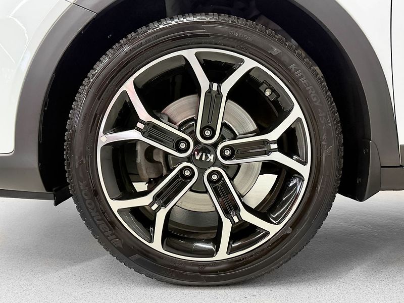 Kia Ceed CRDi 100KW 7DCT EXECUTIVE, LED - fotka 8 z 23
