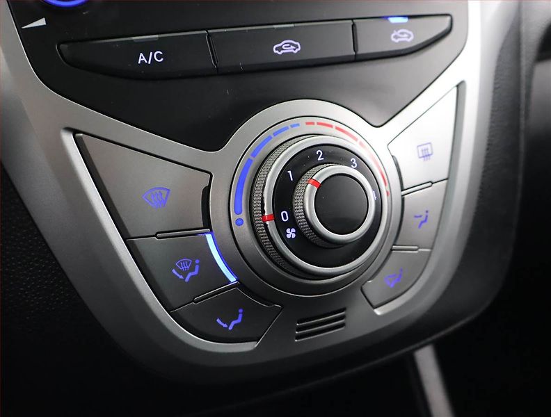 Hyundai ix20 (2011) 1.4 CVVT, LPG, Serv.kniha - fotka 15 z 19
