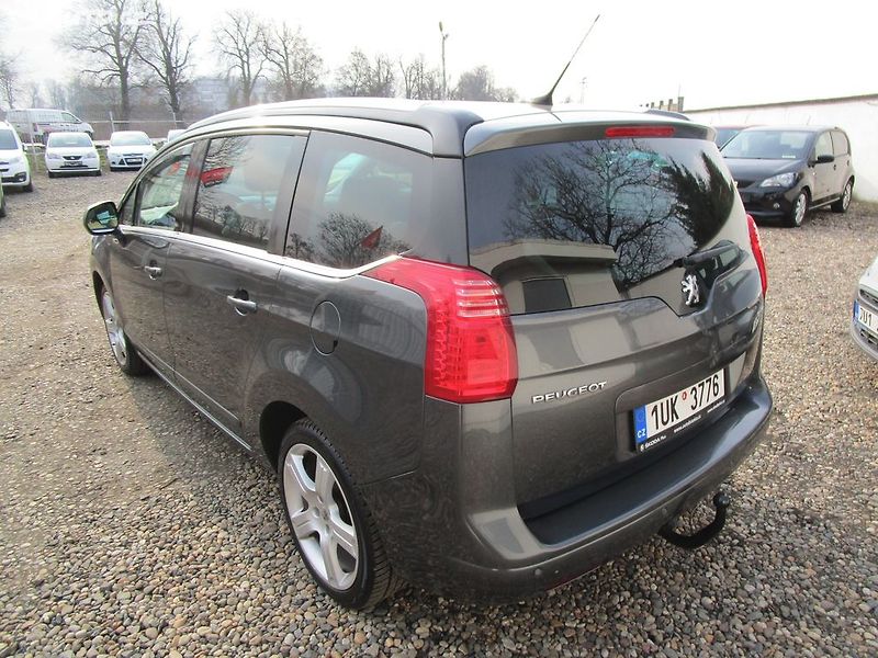 Peugeot 5008 1,6 - 115KW - NOVÁ STK - fotka 5 z 36