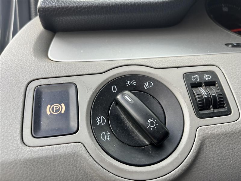 Volkswagen Passat 1,9 TDi KLIMA ROZVODY - fotka 23 z 32