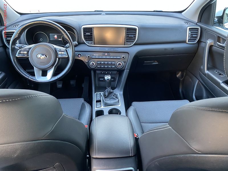 Kia Sportage (2019) 1.6 T-GDi AWD, Exclusive - fotka 8 z 17