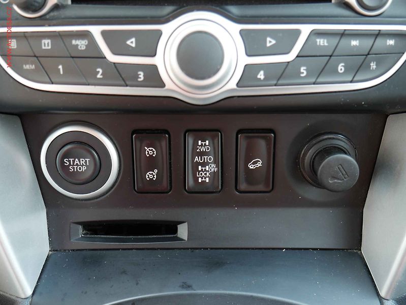 Renault Koleos (2012) 2.0 dCi 4x4, ČR, AC, TZ, navi - fotka 17 z 19