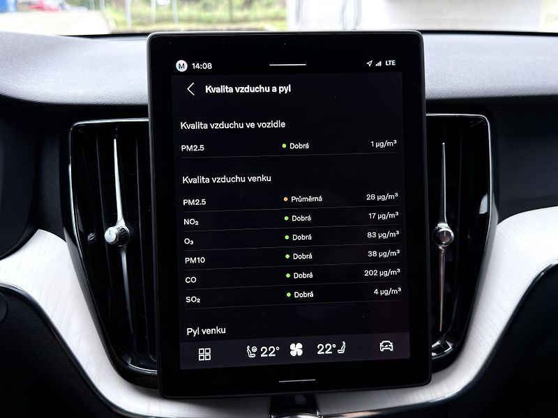 Volvo XC60 B5 AWD PLUS DARK +komplety kol - fotka 47 z 49