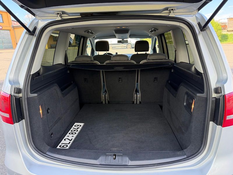 Volkswagen Sharan 2,0 TDI DSG Comfortline/servis - fotka 12 z 30