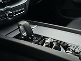 Volvo XC60 PLUS DARK B4 AWD 145kW - náhled 30