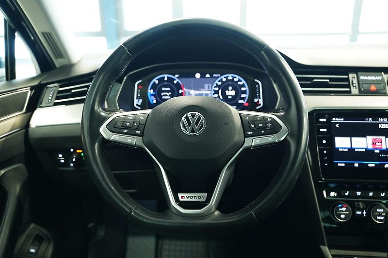 Volkswagen Passat - fotka 16 z 25