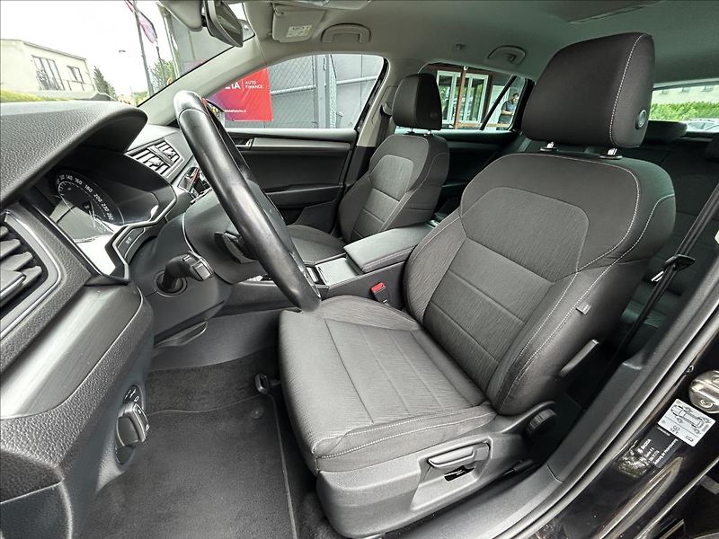 Škoda Superb 2,0 TDi DSG  BIXEN NAVI 1xMaji - fotka 15 z 50