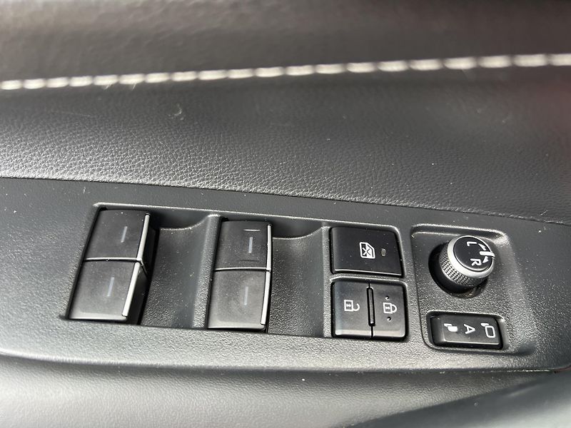 Toyota Corolla TS 2.0 HYBRID COMFORT ČR DPH - fotka 12 z 43