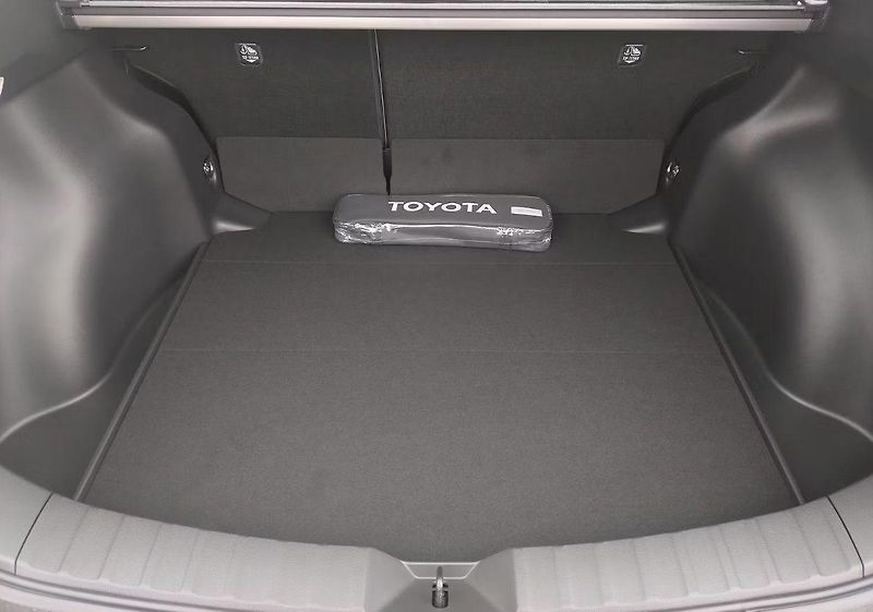Toyota Corolla Cross (2026) Limited Edition - fotka 11 z 14