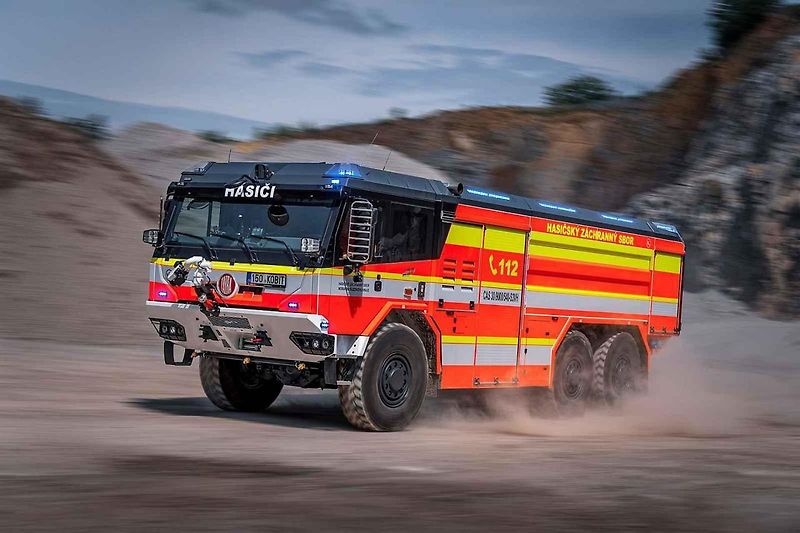 Velkoobjemová cisternová automobilová stříkačka Tatra Force CAS 30/9000/540 S3R.