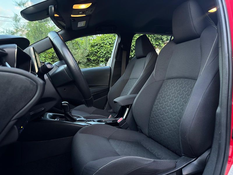 Toyota Corolla 1.8E-Cvt Comf Sport 1.MAJ.DPH - fotka 15 z 28